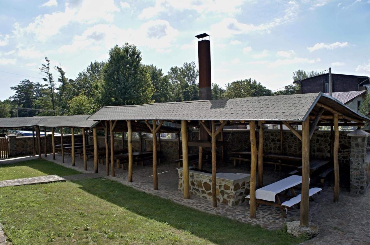 Hotel Biele Studnicky Dargov מראה חיצוני תמונה